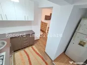 Apartament 2 camere, mobilat, parcare str.Eroilor Floresti 