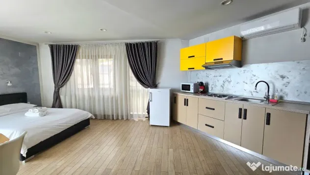 Vând garsonieră Călimănești central
