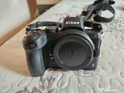 Nikon z5 kit - nikkor z 28-75 - blitz nikon sb-700 si accesorii 