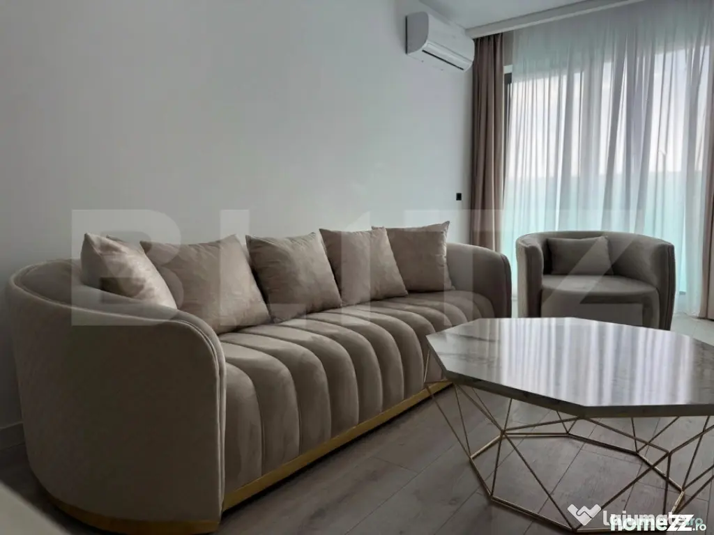 Apartament 3 camere, lux, A.C, parcare subterana, zona: Frun