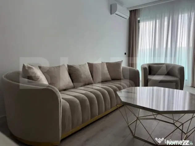 Apartament 3 camere, lux, A.C, parcare subterana, zona: Frun