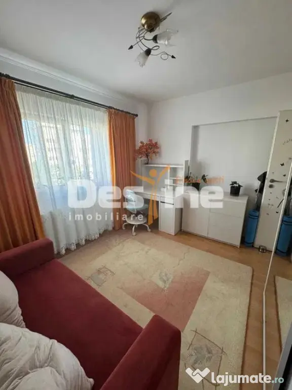 APARTAMENT 3 CAMERE DECOMANDAT