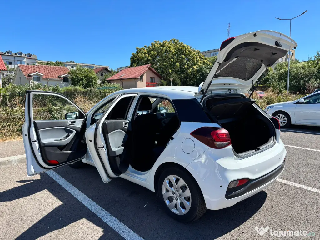 Vând Hyundai i20
