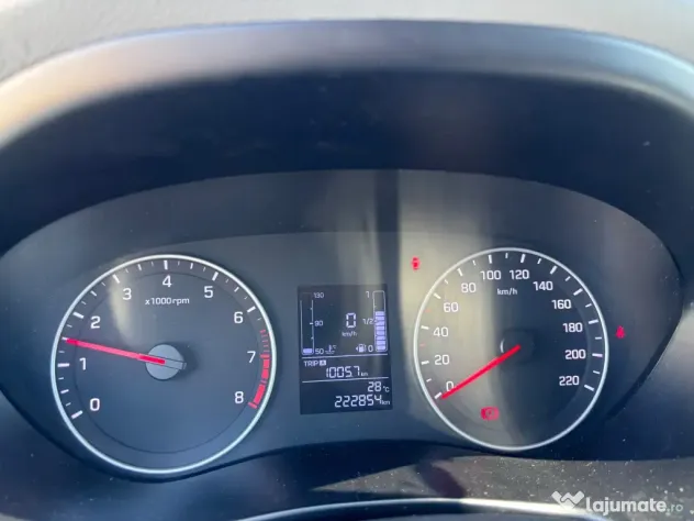 Vând Hyundai i20