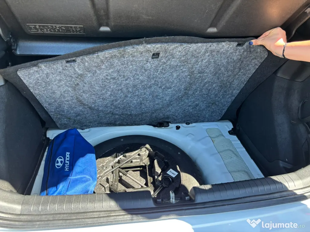 Vând Hyundai i20