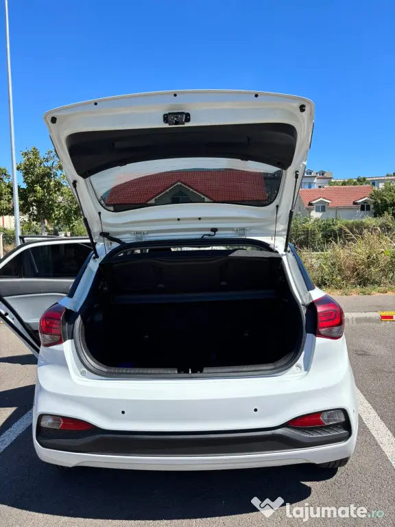 Vând Hyundai i20