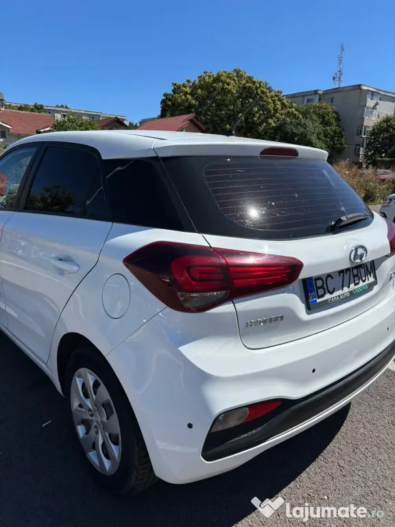 Vând Hyundai i20