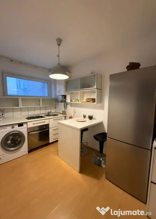 Vand apartament 2 camere 49mp+balcon 3mp ,zona Grigorescu