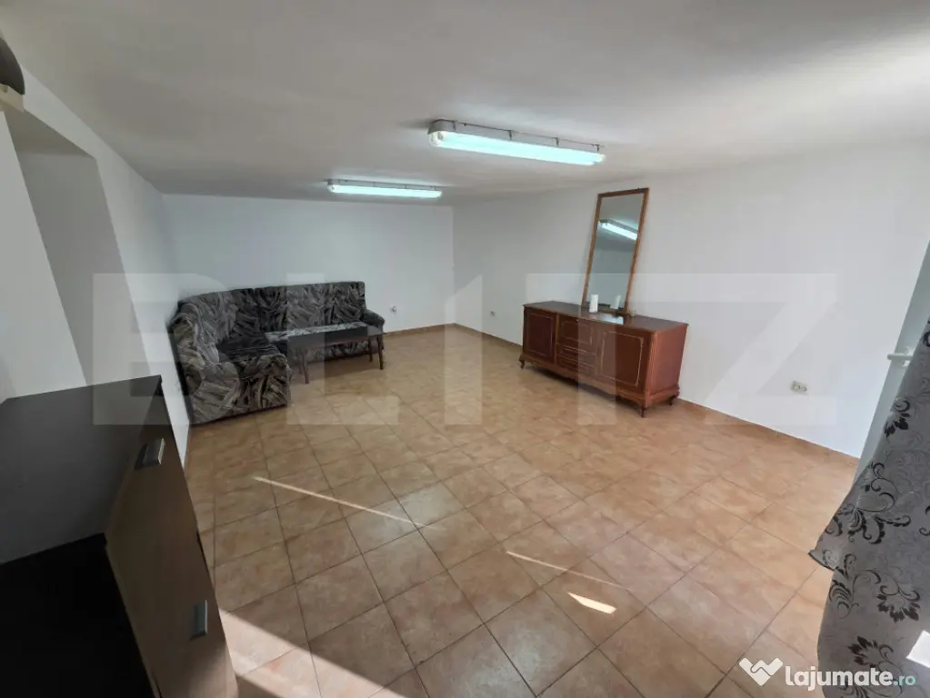 Apartament de închiriat cu 3 camere, open space - Brădet