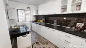 Casă modernă în stil mediteranean 