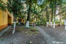 Apartament 3 camere, etaj 1, zonă verde și retrasă Poe...