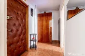 Apartament 3 camere, etaj 1, zonă verde și retrasă Poe... 
