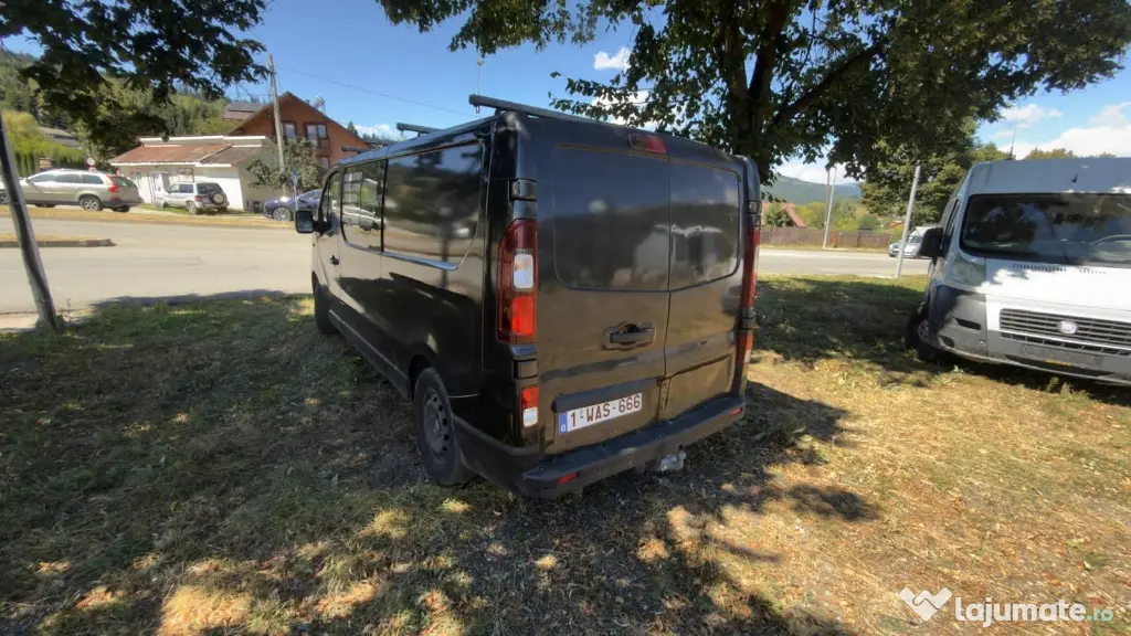 Vând Renault trafic L