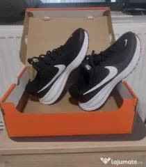 Adidași Nike ca noi