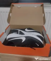 Adidași Nike ca noi 