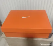Adidași Nike ca noi 