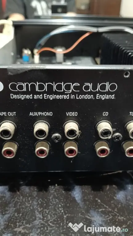 amplificator Cambridge Audio defect