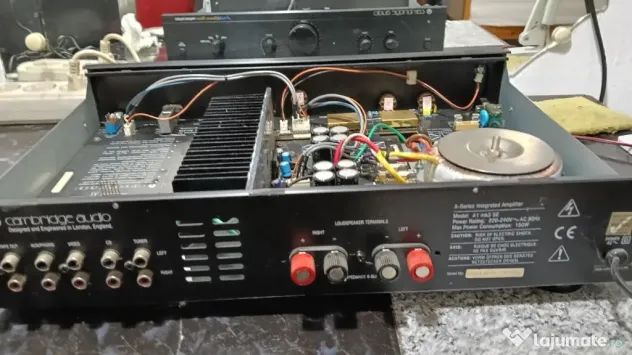 amplificator Cambridge Audio defect