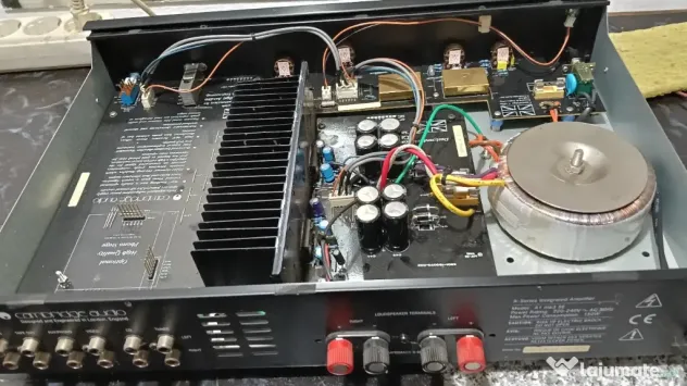 amplificator Cambridge Audio defect