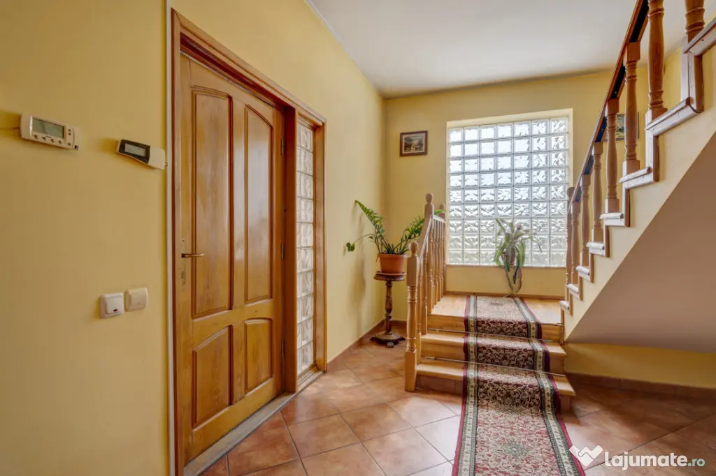 Fundeni, imobil S+P+1, 350mp utili, piscină, foișor, 2 gar - Bucuresti (Bucuresti-Ilfov)