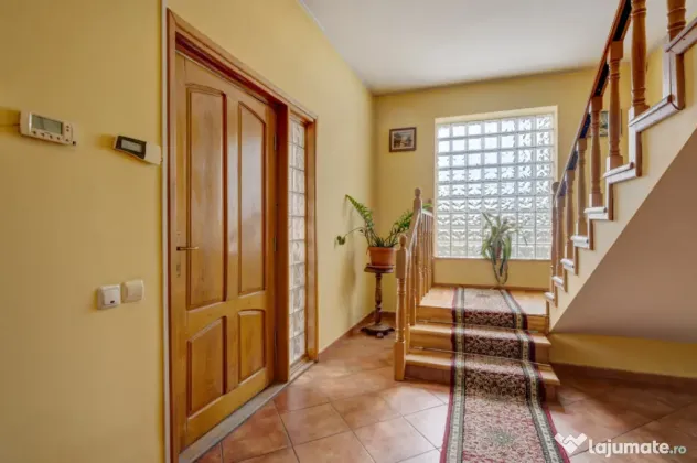 Fundeni, imobil S+P+1, 350mp utili, piscină, foișor, 2 gar - Bucuresti (Bucuresti-Ilfov)