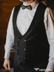 Costum de mire negru – lână 85% – mărimea 52 – 1.600 lei 