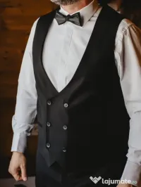 Costum de mire negru – lână 85% – mărimea 52 – 1.600 lei 