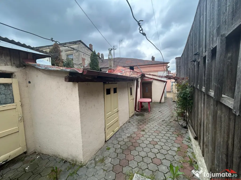 Casa de in Odobesti, zona centrala. - Odobesti (Bacau)