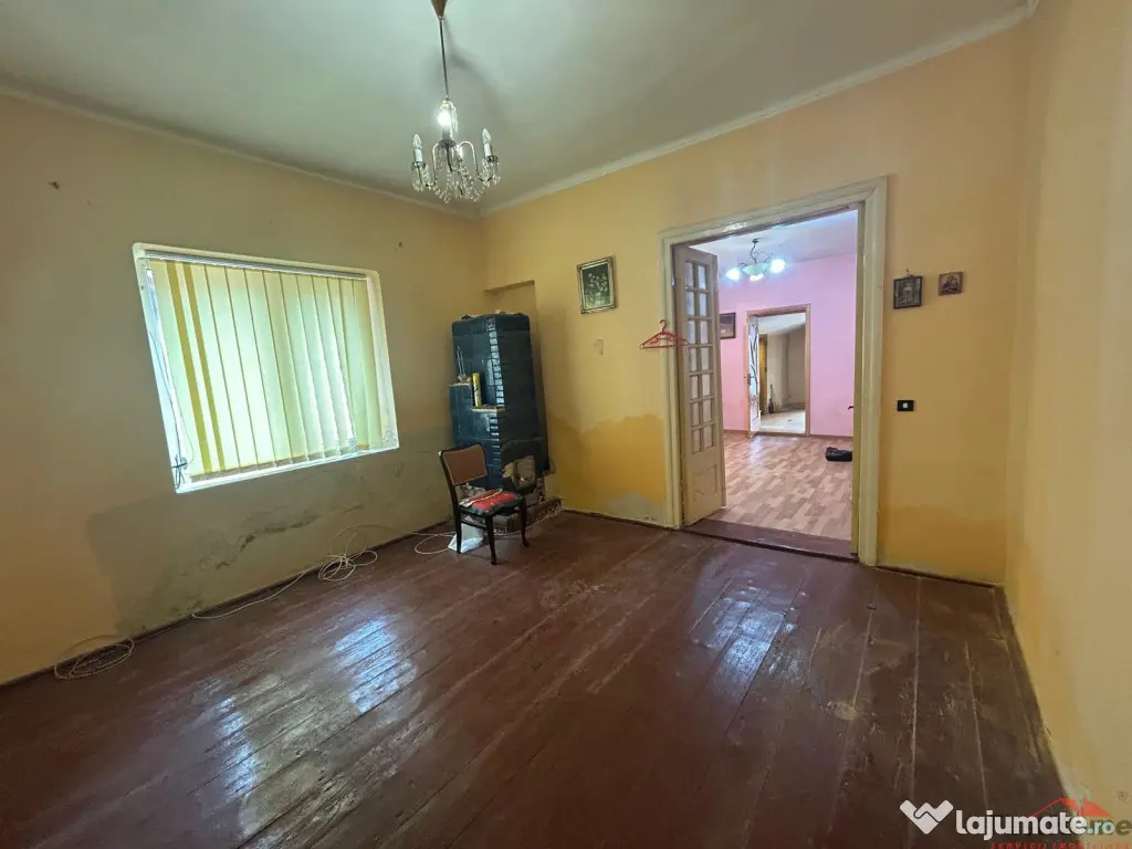 Casa de in Odobesti, zona centrala. - Odobesti (Bacau)