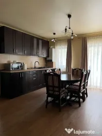 Vand apartament 3 camere 60mp+balcon 10 mp+terasa 20mp zona