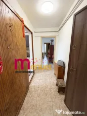 Apartament 3 camere ,str. Victoriei , etaj 1