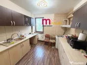 Apartament 3 camere ,str. Victoriei , etaj 1