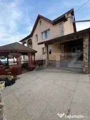 CASA PE 3 NIVELE CU PISCINA EXTERIOARA IN CARTIERUL PRIMAVER 