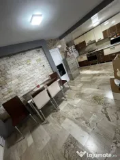 CASA PE 3 NIVELE CU PISCINA EXTERIOARA IN CARTIERUL PRIMAVER 