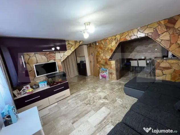 CASA PE 3 NIVELE CU PISCINA EXTERIOARA IN CARTIERUL PRIMAVER - Turda (Cluj)
