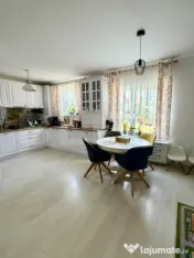 Apartament 3 camere,85 mp+ balcon, etaj intermediar, Europa 