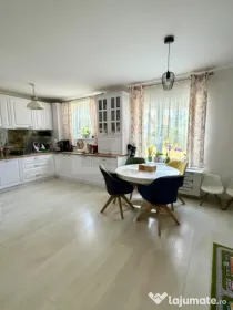 Apartament 3 camere,85 mp+ balcon, etaj intermediar, Europa