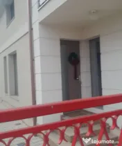 Apartament la casa cu 3 camere 