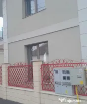 Apartament la casa cu 3 camere 