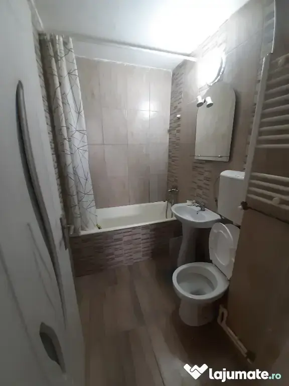 PF, Podu Ros,închiriez apartament 2 camere,CT,Palas,Centru