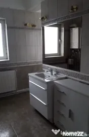 De inchiriat 2 apartamente cu 2 camere, etaj 1/2, strada ... 