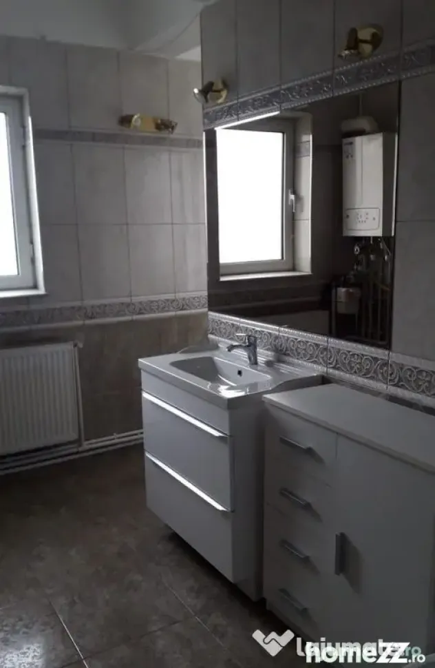 De inchiriat 2 apartamente cu 2 camere, etaj 1/2, strada ... - Galati (Galati)