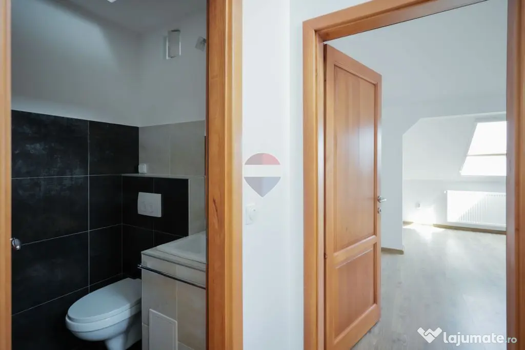 Apartament la mansardă – peste 140 mp utili | 3 dormit... - Oradea (Bihor)