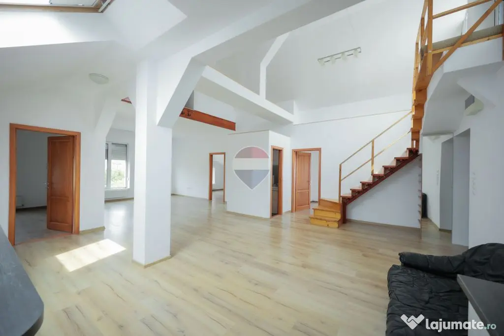 Apartament la mansardă – peste 140 mp utili | 3 dormit... - Oradea (Bihor)