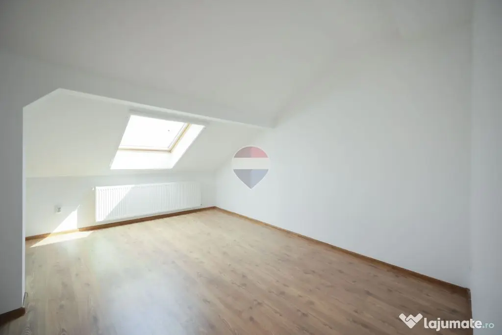 Apartament la mansardă – peste 140 mp utili | 3 dormit... - Oradea (Bihor)