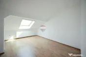 Apartament la mansardă – peste 140 mp utili | 3 dormit...
