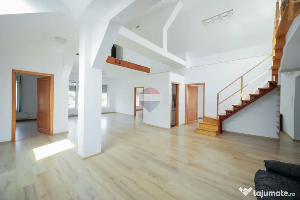 Apartament la mansardă – peste 140 mp utili | 3 dormit... - Oradea (Bihor)