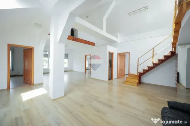 Apartament la mansardă – peste 140 mp utili | 3 dormit... - Oradea (Bihor)