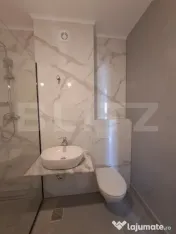 ???? Garsonieră spațioasă de vânzare – Tractorul, Bra? 