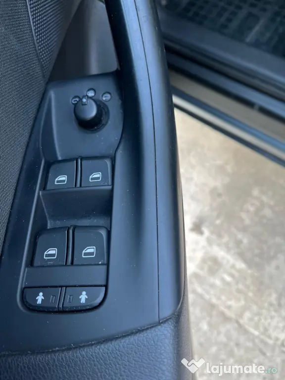 Vand Audi Q3 Stronic-Quattro-177cp